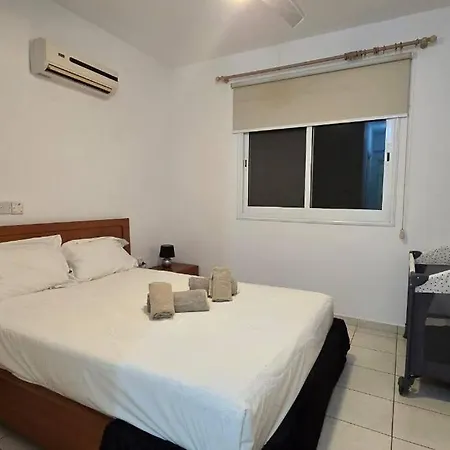 Hesperides Gardens, Spacious 2 Bedroom Apartment Paphos