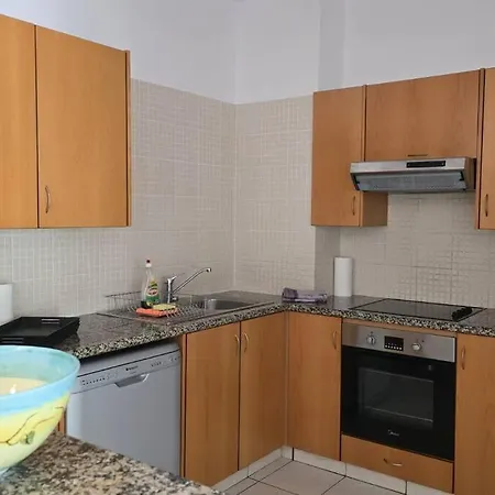 Hesperides Gardens, Spacious 2 Bedroom Апартаменты Пафос