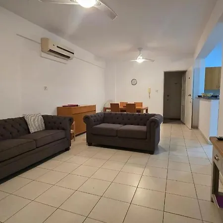 Апартаменты Hesperides Gardens, Spacious 2 Bedroom Пафос