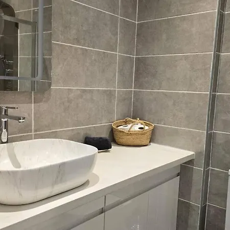 Hesperides Gardens, Spacious 2 Bedroom Апартаменты